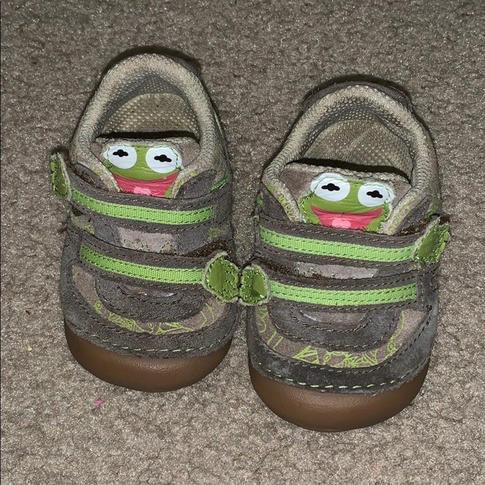 Adorable Disney Baby Kermit Stride Rite sneakers